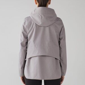 Lululemon Everyday Getaway Jacket Dark Chrome – VEUC! – Size 8